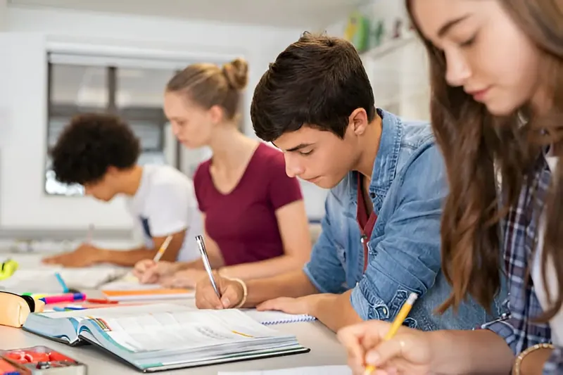 Curso pré-vestibular: como o material didático impacta sua aprovação?